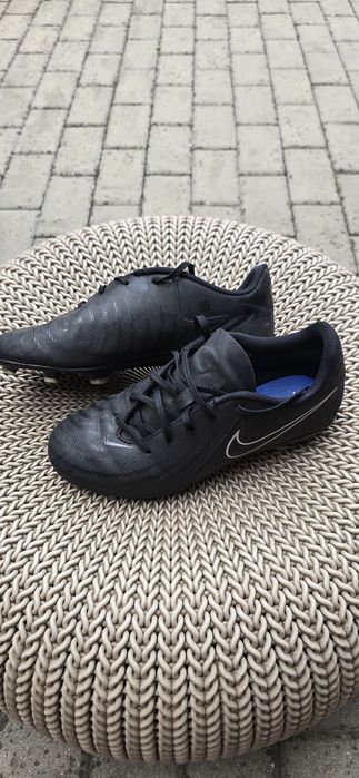 Ghete fotbal Nike, mărimea 37.5, culoare neagră