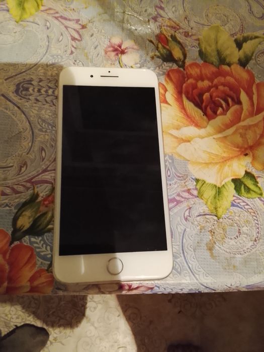 Продам телефон айфон