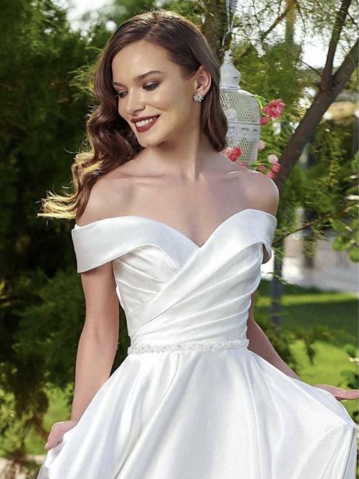 Rochie de mireasa Kristine by Amanda Divelli