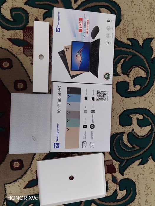 Планшет Виар очки продам писать  в лс