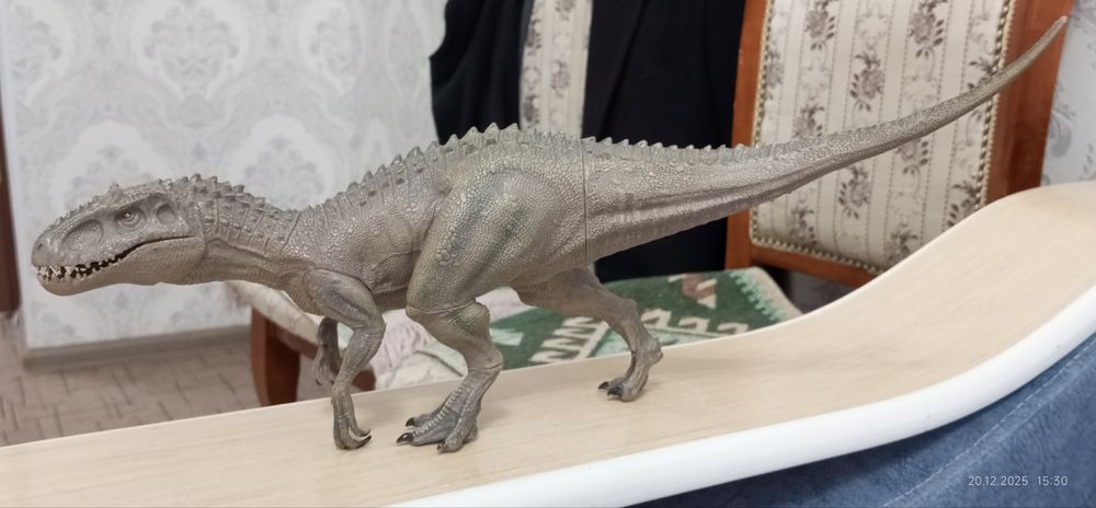 Игрушка динозавр