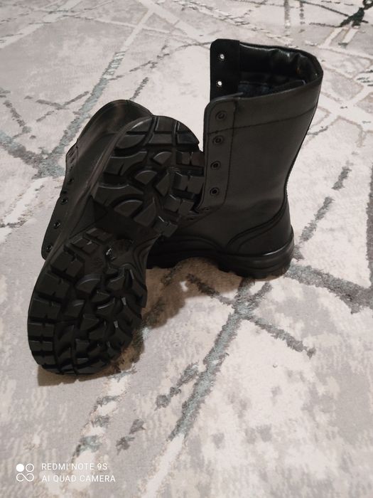 Берцы новые. зимние. Размер 42