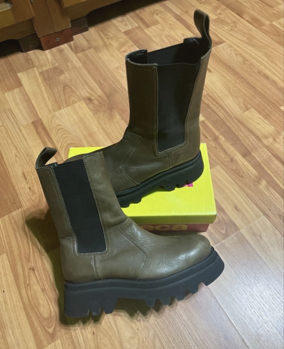 Ghete “ deosebite “Zara “piele