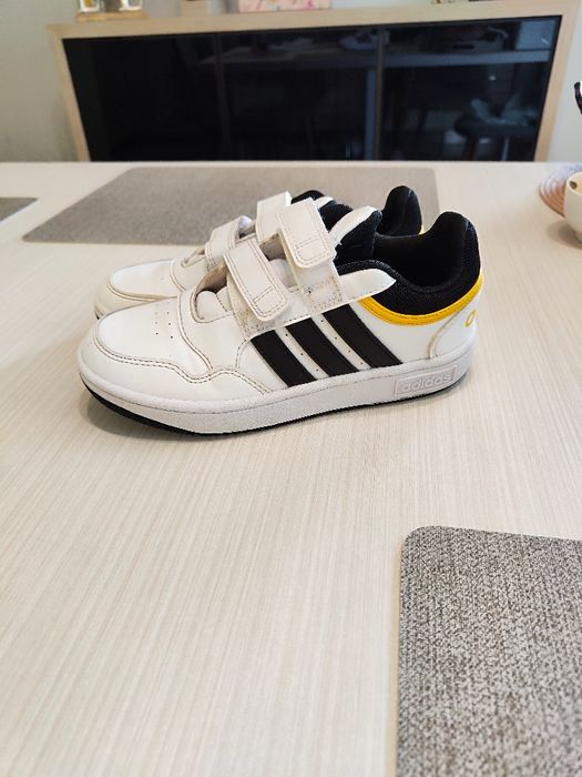 Маратонки Adidas 33 номер