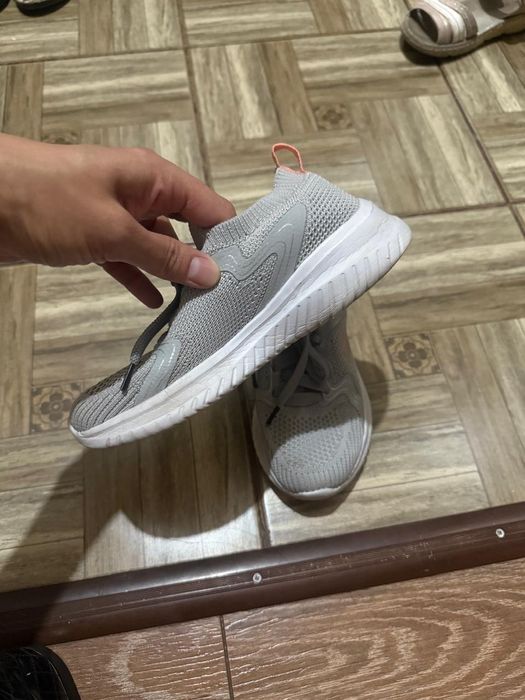 Кроссовки для девочки