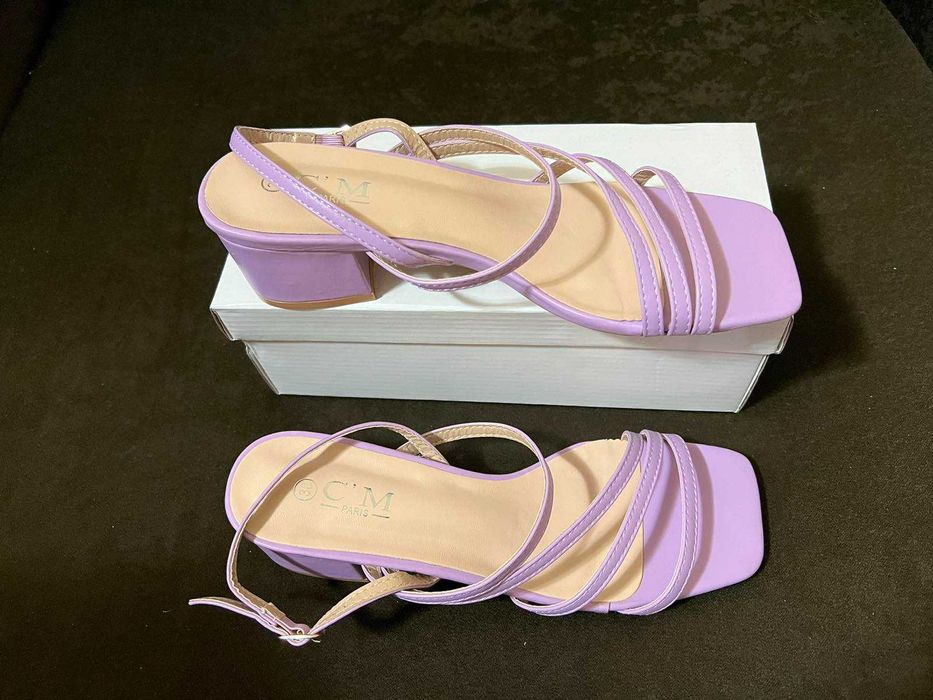 Нови сандали с ток