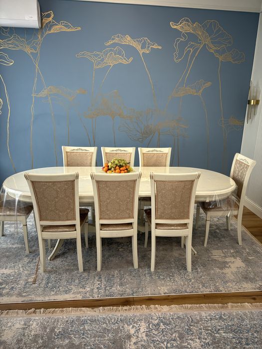 Стол со стульями