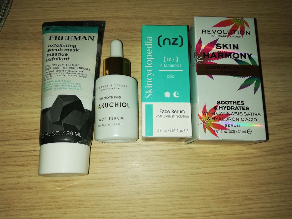 Козметика за лице - серуми, маски.