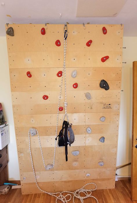 Стена за скално катерене с хватките! ВЪЗМОЖНОСТ ЗА БЕЗПЛАТЕН ТРАНСПОРТ