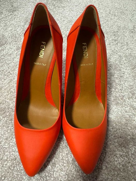 Pantofi Fendi dama noi