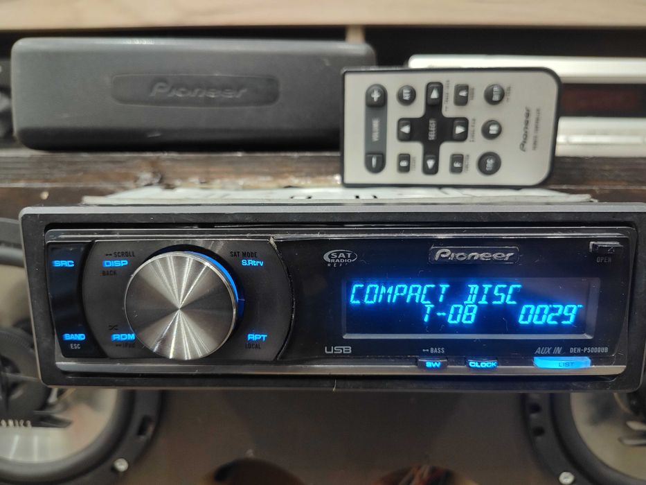 Pioneer DEH-P5000UB USB / AuX / CD / MP3