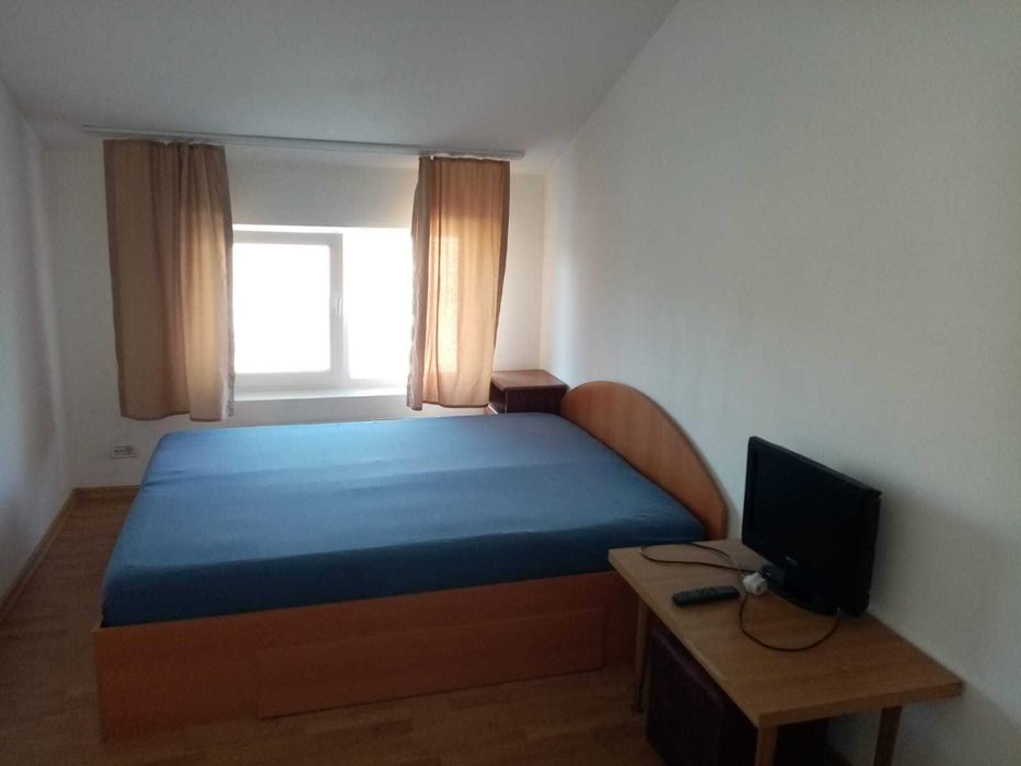 Proprietar, vand apartament cu o camera (43mp) in Parneava