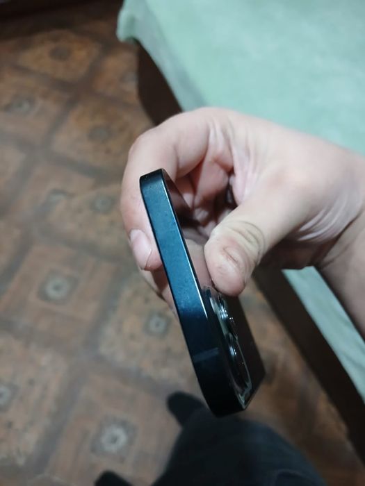 iPhone 13  продам