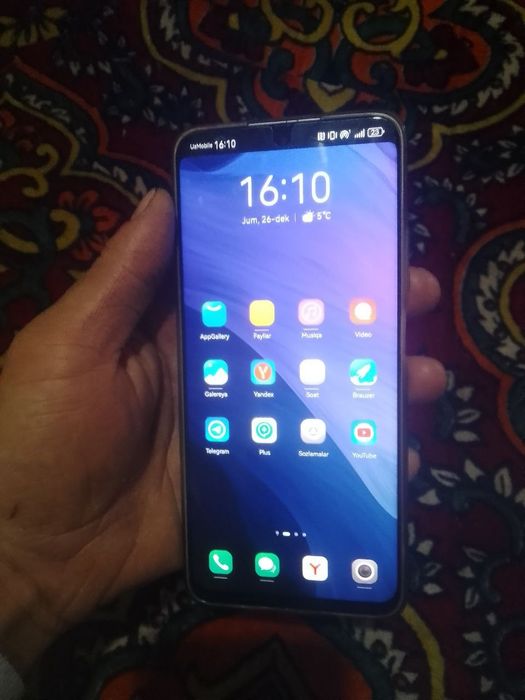 Huawei nova 13i  yangi