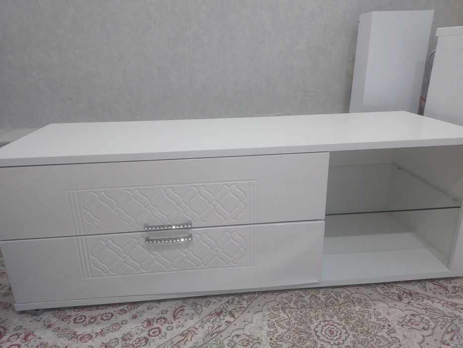 Тумба ТВ сатылады.