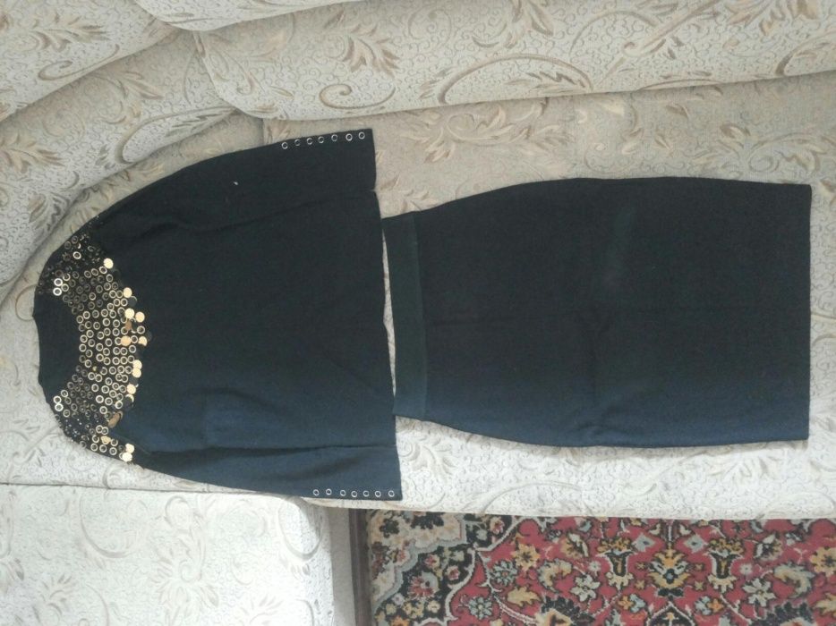 Продам костюм новый