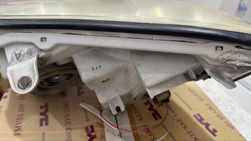 Передние фары toyota 4runner