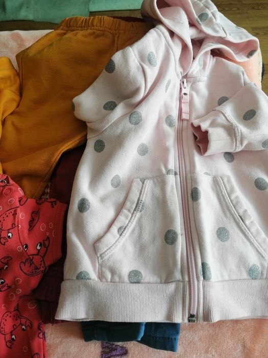 Hăinuțe frumoase și jucării pentru fetița  0-3 ani.