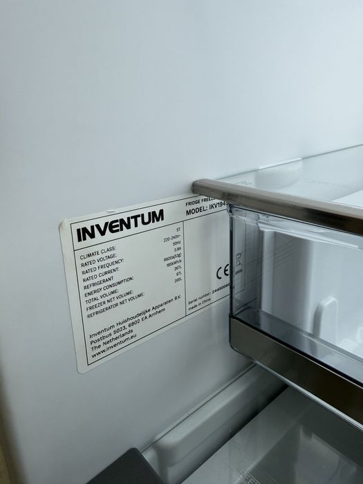 Нов!!! хладилник с фризер за вграждане  Inventum IKV1947S