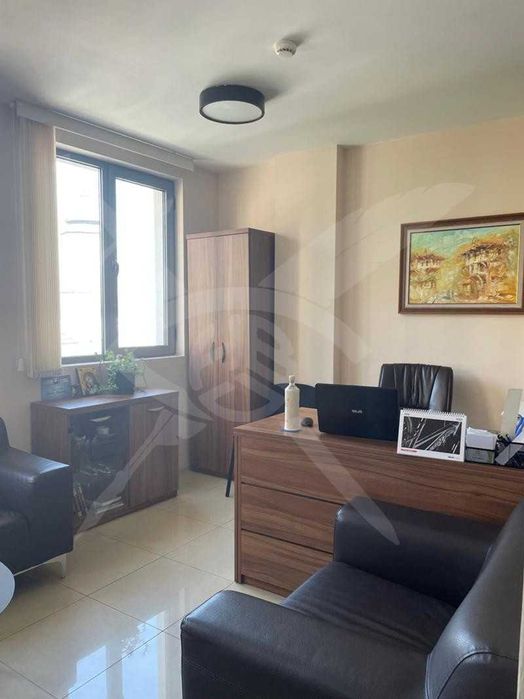 Дава се под наем Офис в Пловдив, Център - 71 кв.м за 180000 € - Снимка #4