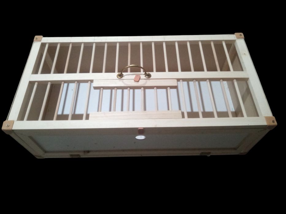 Hrănitoare și cușcă transport porumbei