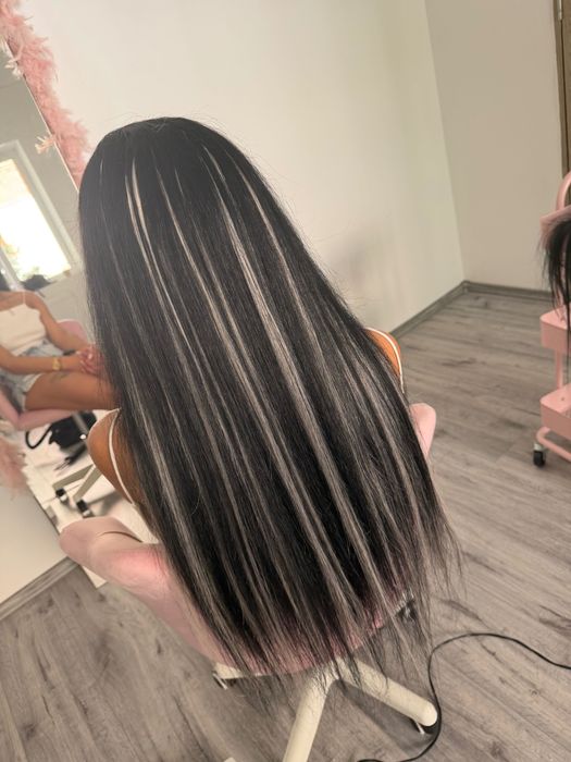 Aplic extensii de păr