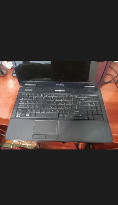 Ноутбук         .