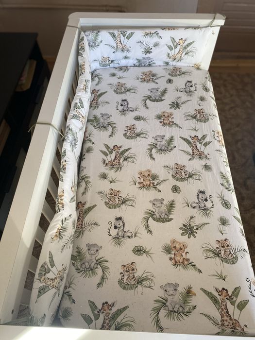 Patut bebe cu urme de uzura