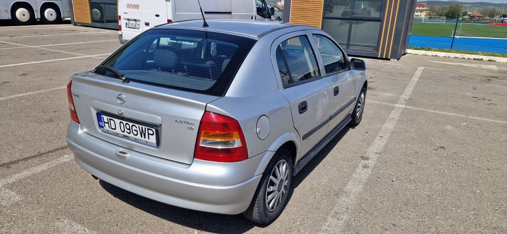 Opel Astra, 1,6 benzină, an fabricație 2002
