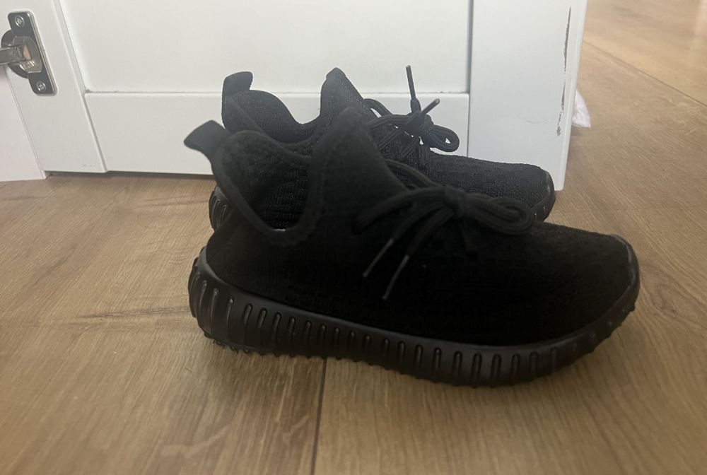 Yezzy copii mar 29 NOU