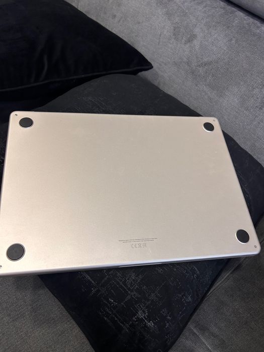 Лаптоп MacBook Air не е използван изобщо!