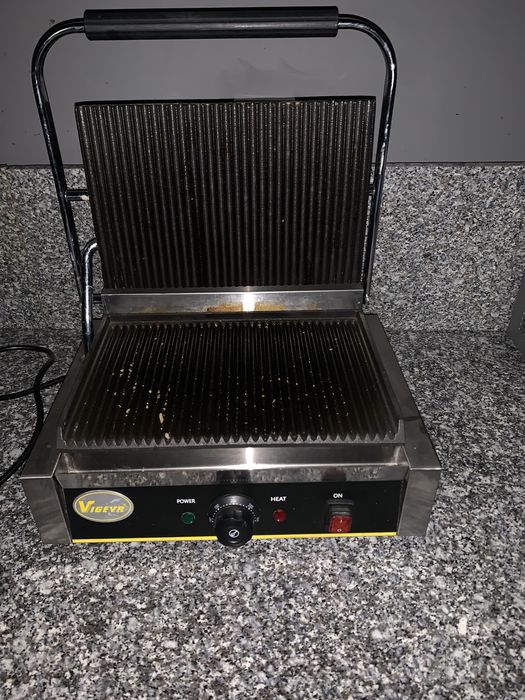 Тостер ва изгара сотилади сирочна
