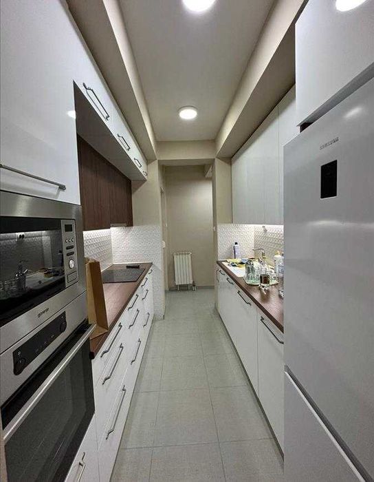 Дава се под наем Двустаен апартамент в Бургас, Зорница - 68 кв.м за 204 € - Снимка #3