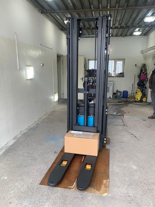 Штабелер самоходный электрический