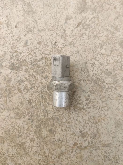 Senzor comutator presiune AC Clima Aer Conditionat Seat Exeo Audi A4 A6 Passat 3R0959126