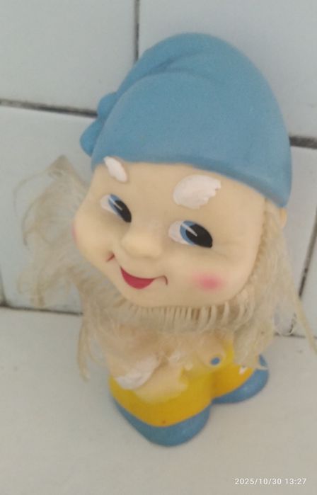 Гном резиновый игрушка