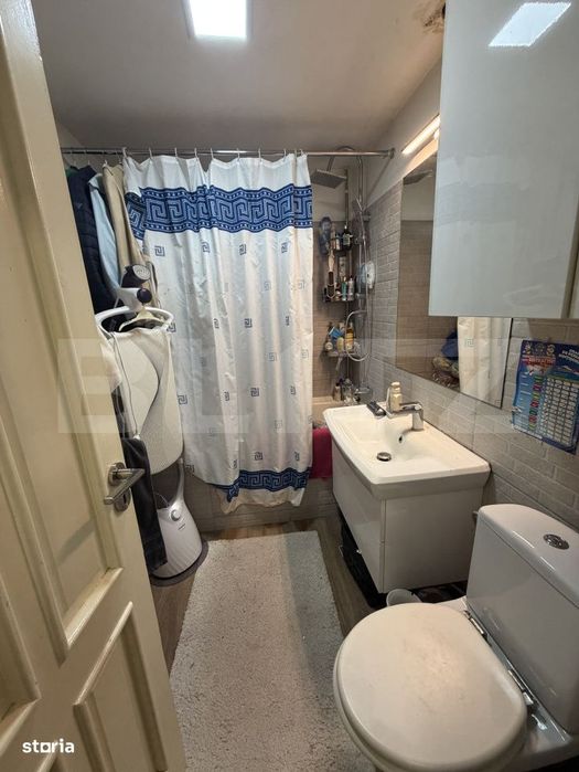 Apartament de vanzare 3 camere, 77 mp, zona liceului Economic