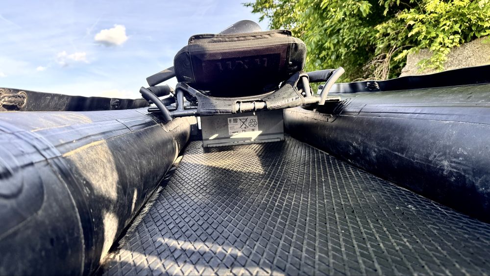 Лодка Savage gear e-kayak 330
