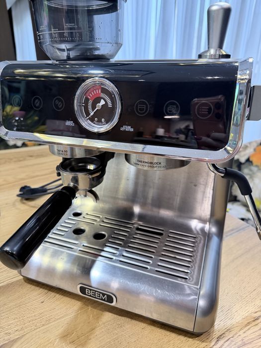 Професионална еспресо машина BEEM с вградена мелачка