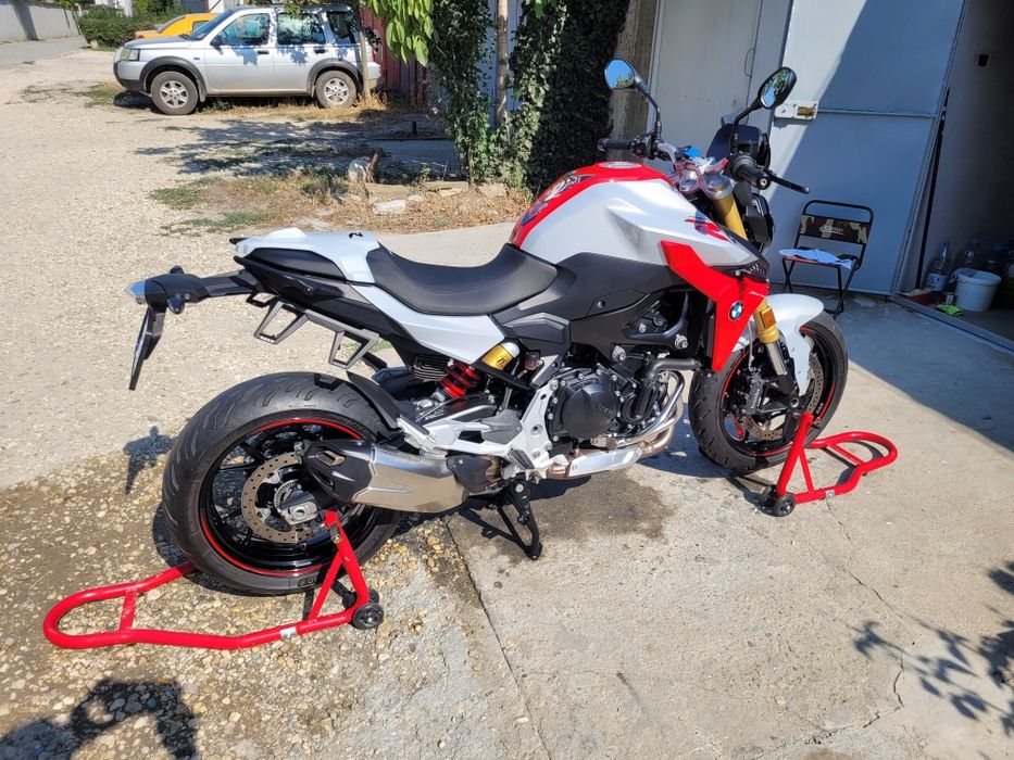 Vând motocicleta BMW F900R