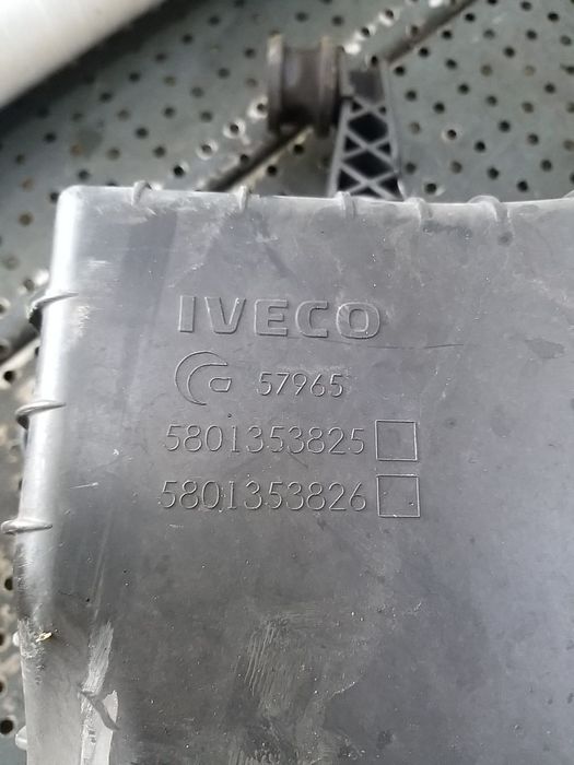 Carcasa filtru aer 2.3 hdi iveco daily 2019 5801353825 5801353826