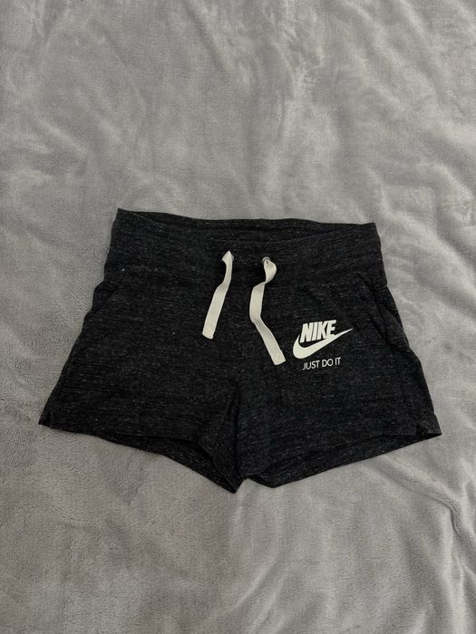 Nike долнища размер ХС