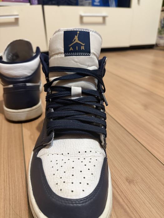 Jordan 1 mid(adidasi albastri)(adidasi lejeri)