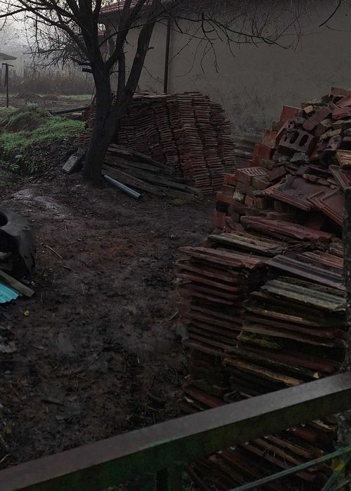 Керемиди запазени