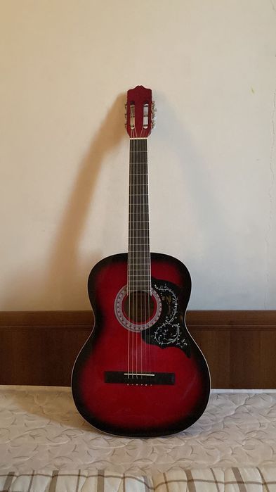 Акустическая  г итара