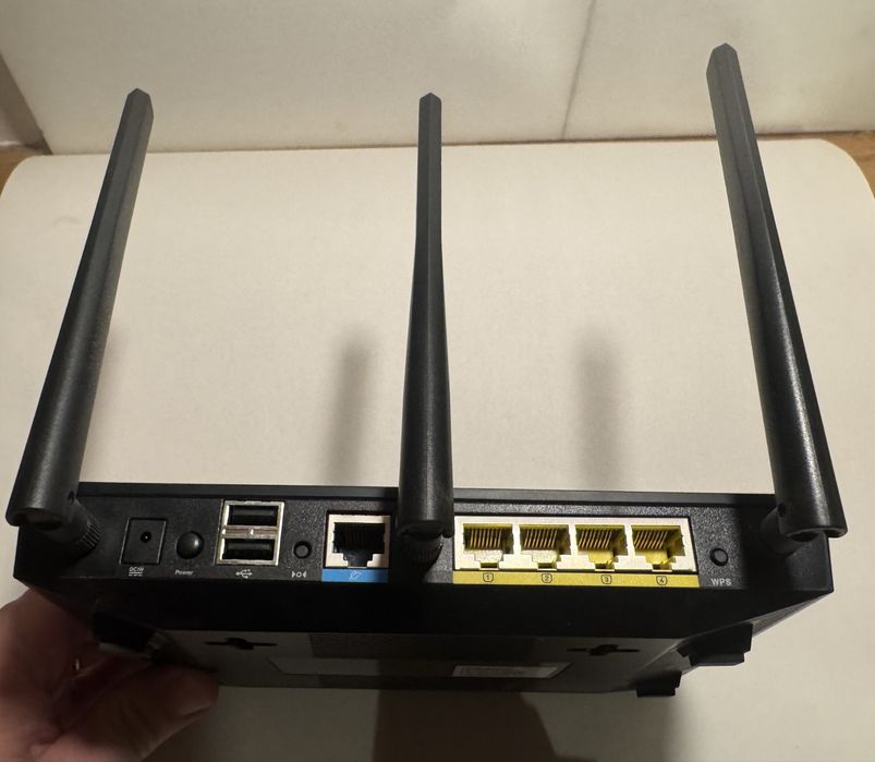 Router Asus RT N66U