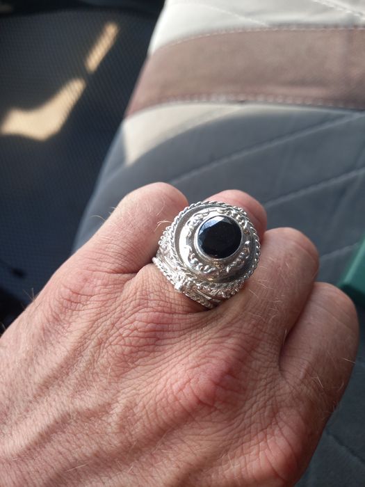 Продам серебряный перстень!