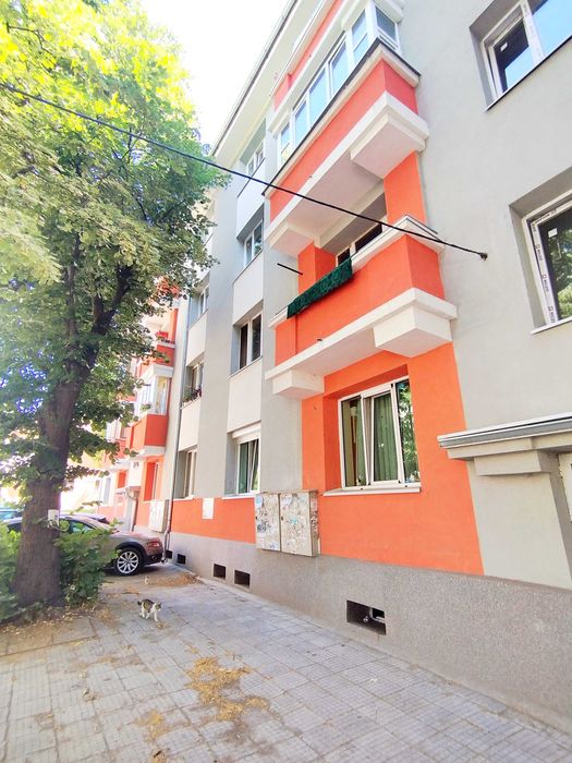 ТОП! Ремонтиран 2-стаен до зала „Кракра“, санирана сграда,  – Център