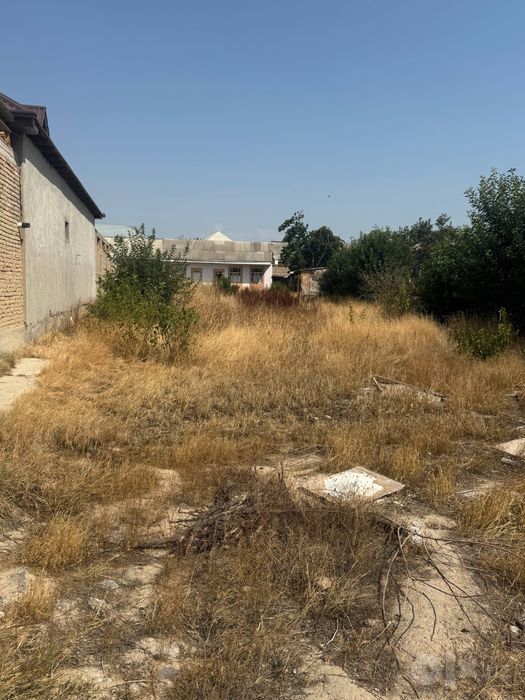 Sentr, tenisni kort va oybek yonida yulni buyiga 70m