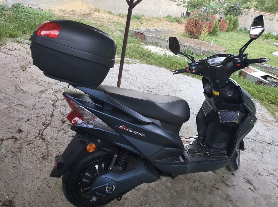 Sunra Hawk / Ел. скутер